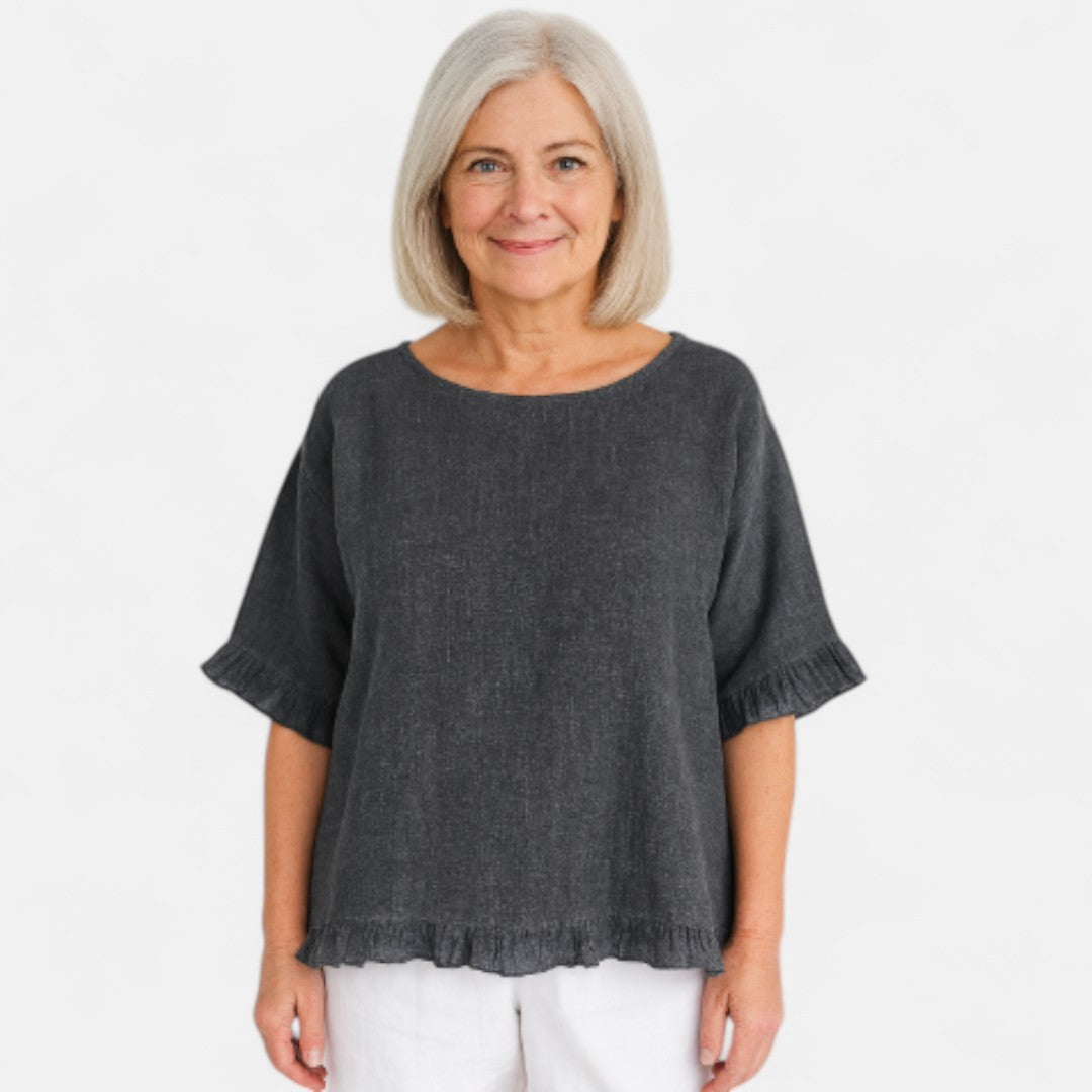 Astrid™ – Blus med avslappnad passform och volanger
